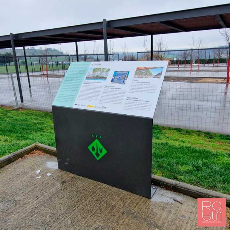 Faristol interpretatiu d'acer acabat pintat